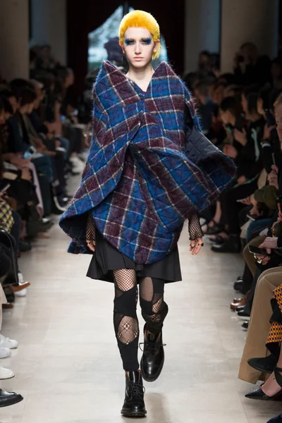 Look 44